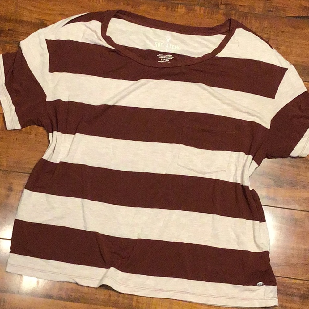 American eagle short tee.